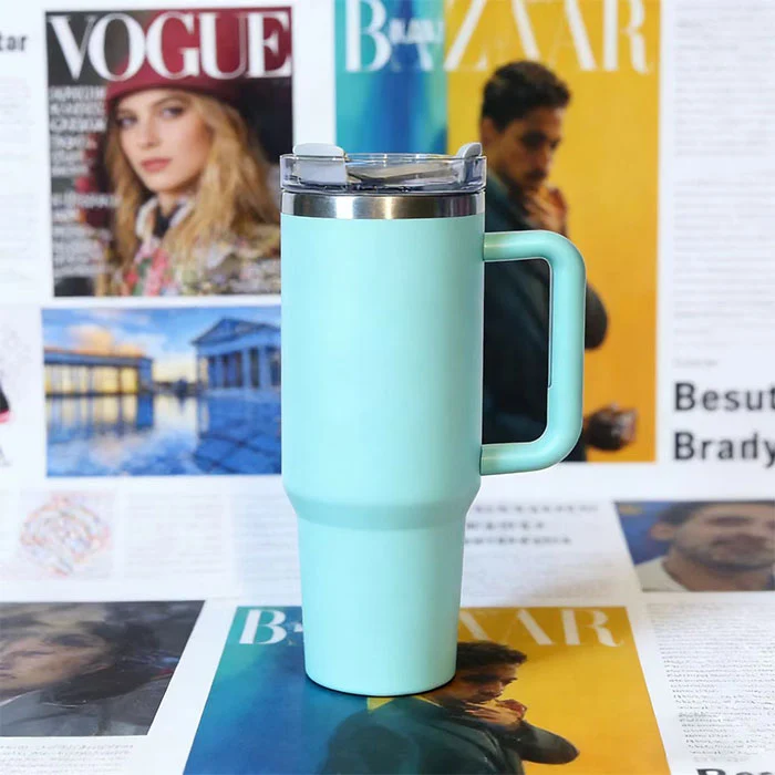 Tumbler 40oz le Láimhseáil